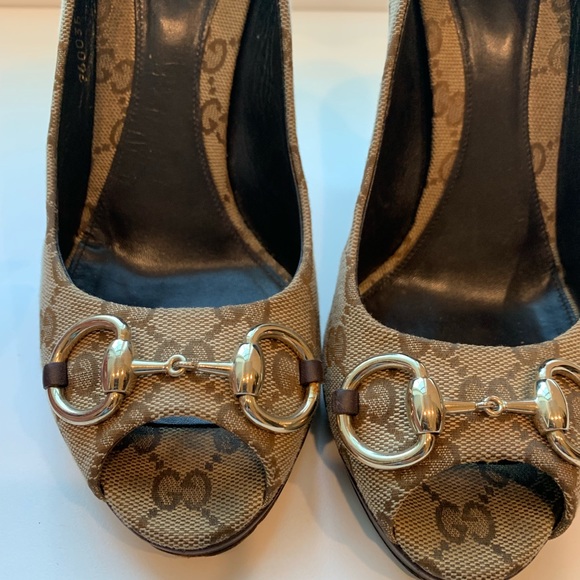 SOLD Gucci classics heels - Picture 2 of 5